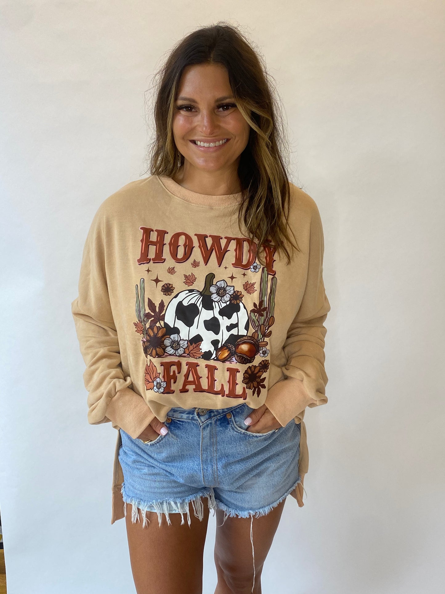 Howdy Dropped Shoulder Graphic Sweatshirt