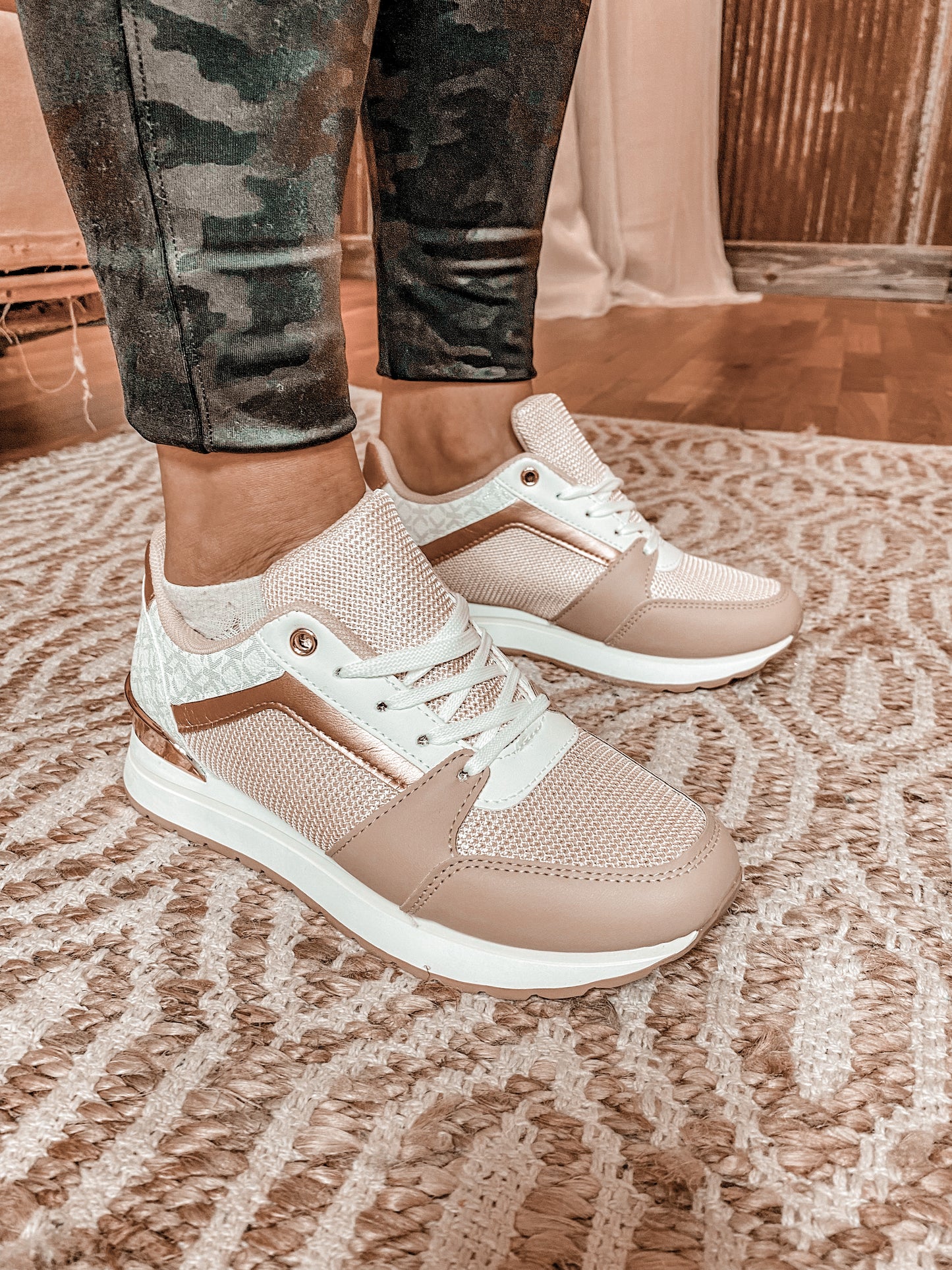 Cindy Camel Sneakers